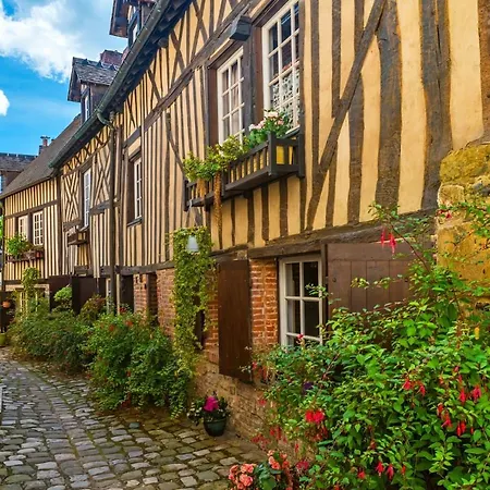Appartement De Charme Dans Un Chateau A 5 Min D'Honfleur Gonneville-sur-Honfleur Esterno foto
