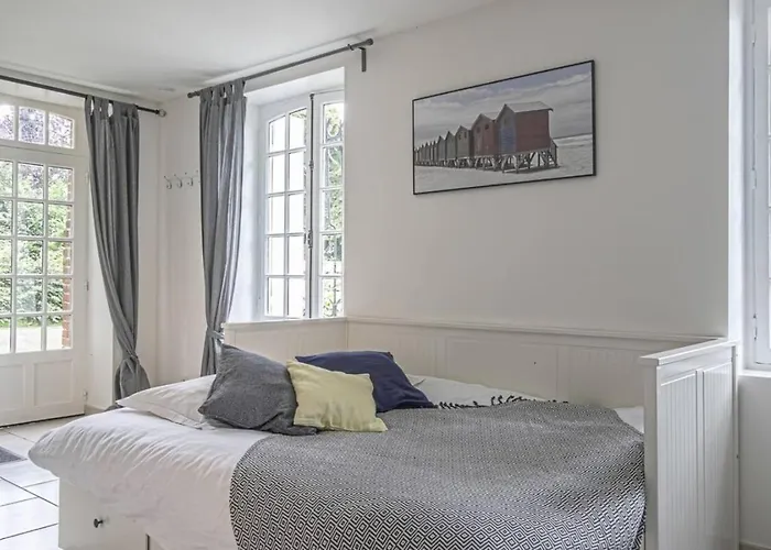 Appartement De Charme Dans Un Chateau A 5 Min D\'Honfleur